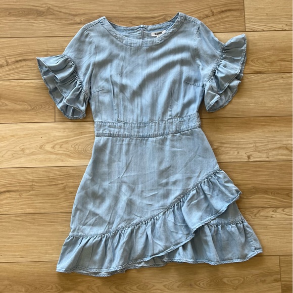 BB Dakota gorgeous Chambray ruffled dress, size 8 - Picture 4 of 6
